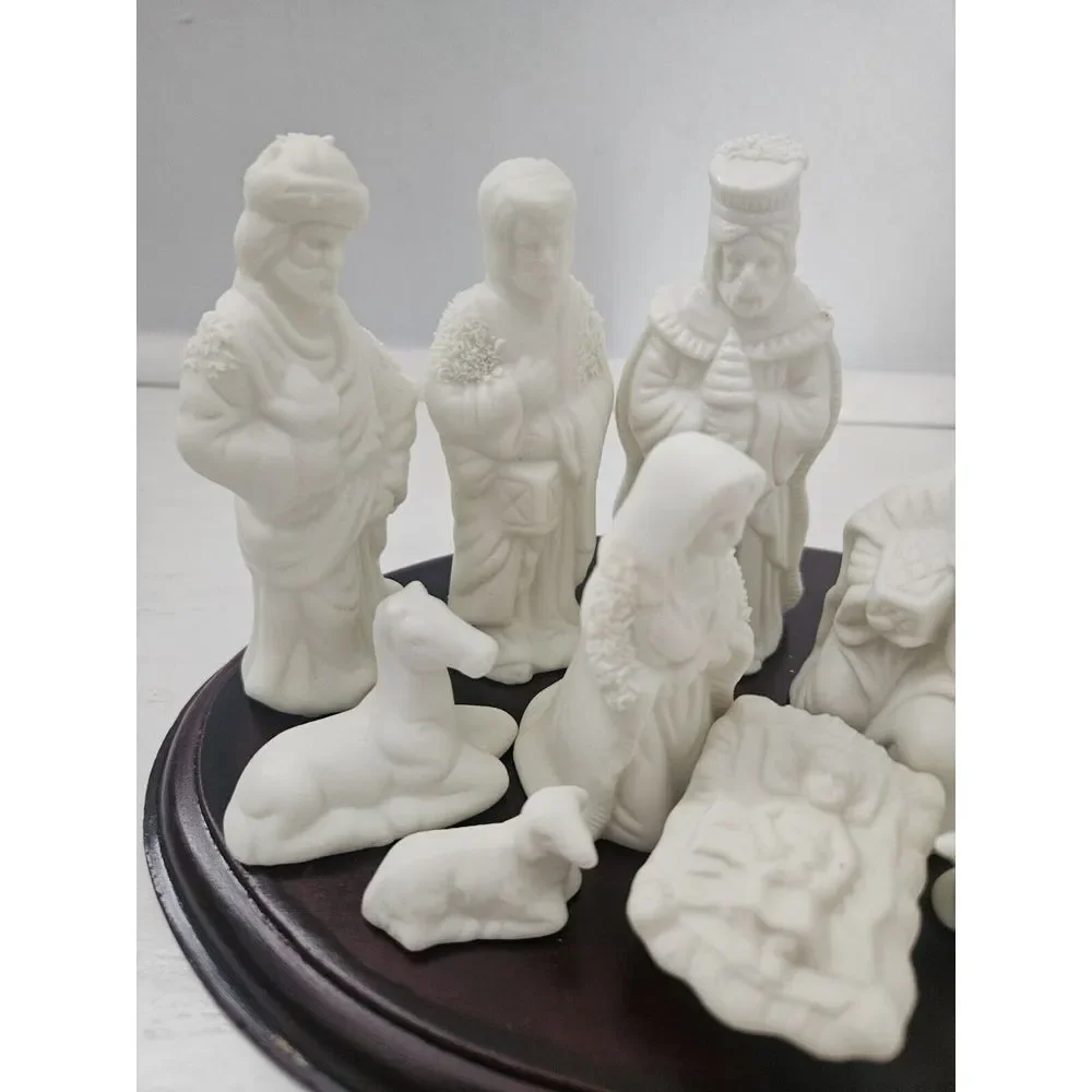 World Bazaars Nativity Set - Jade Collection‎ 11pc Including Wood Base